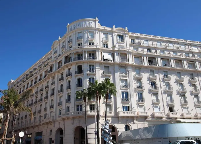 Croisette - Au Calme Avec Terrasse Appartamento Cannes